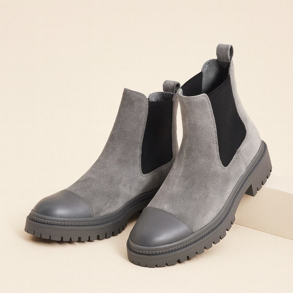 Steve Madden Boots Size 8.5 Medium Gray Suede Combat